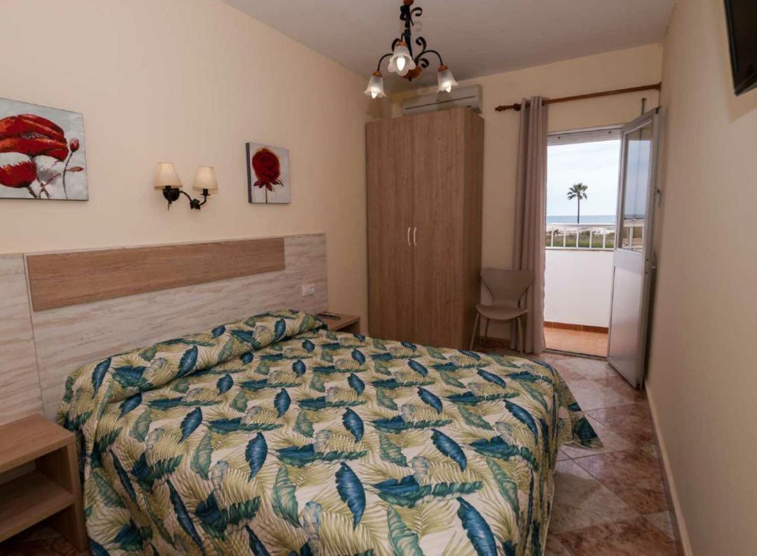 Hostal Sonrisa Del Mar Conil De La Frontera Luaran gambar